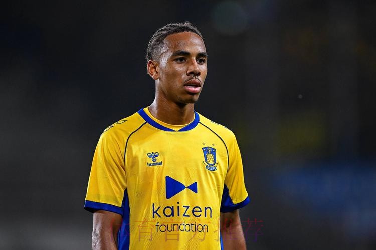 里昂官宣引进丹麦新星诺亚-纳尔泰,签约至2030年 里昂官宣引进丹麦新星诺亚-纳尔泰,签约至2030年